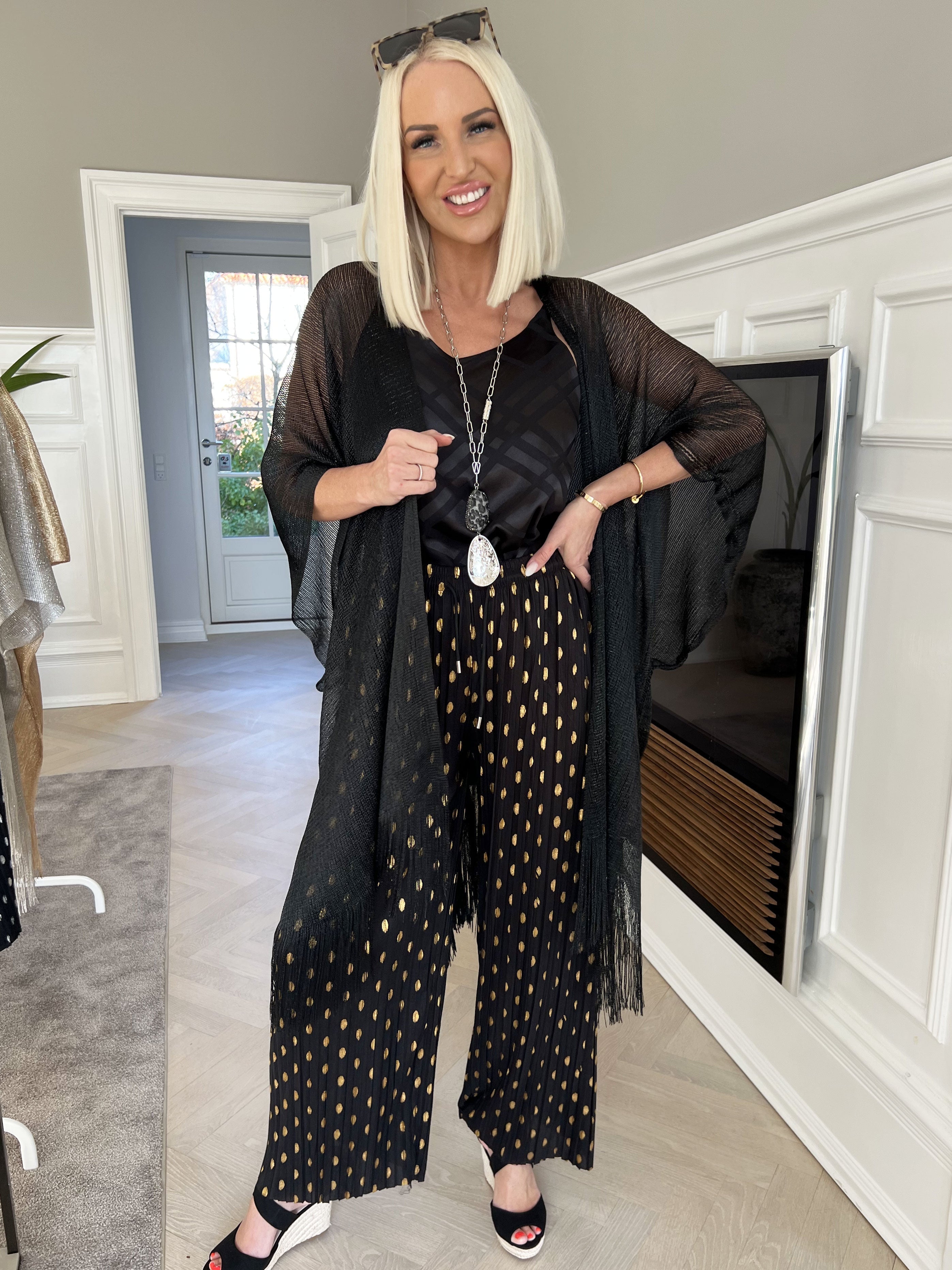 Aleta - Plisserade byxor med prickar